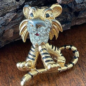 Vintage Jomaz Gold Tone Tiger Brooch Pin